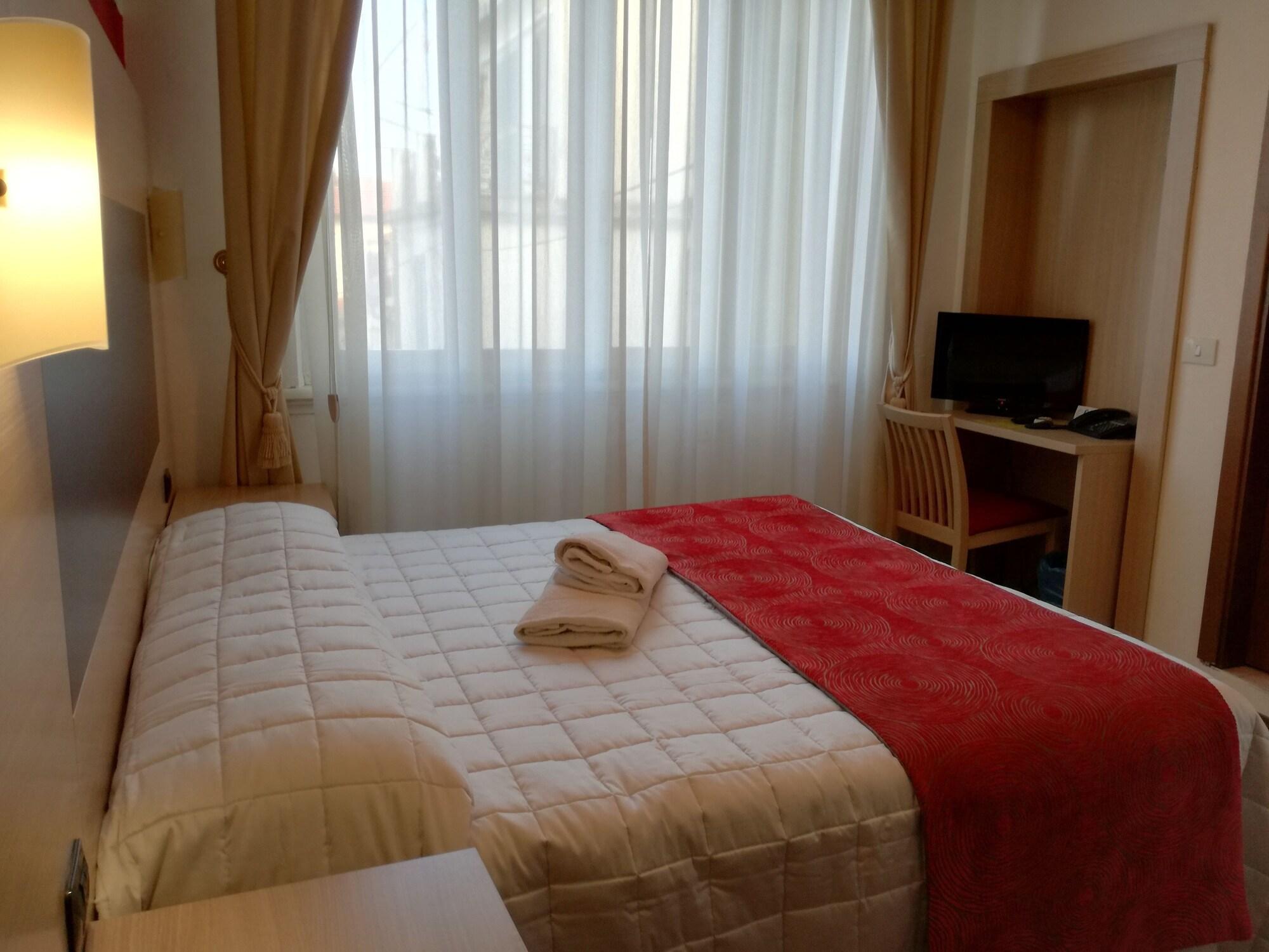 Hotel Playa Виареджо Екстериор снимка