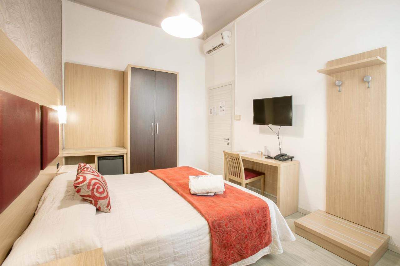 Hotel Playa Виареджо Екстериор снимка