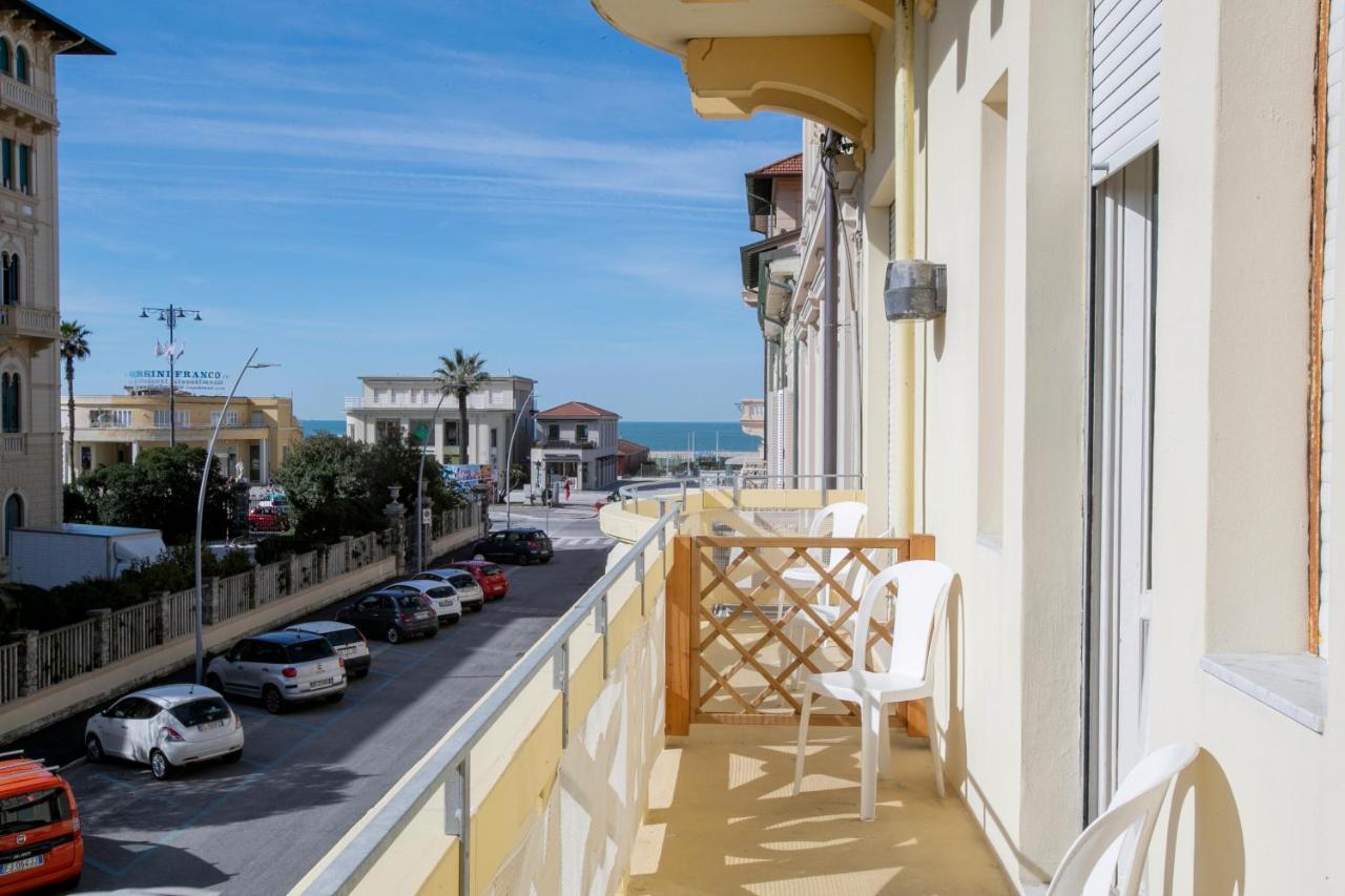 Hotel Playa Виареджо Екстериор снимка
