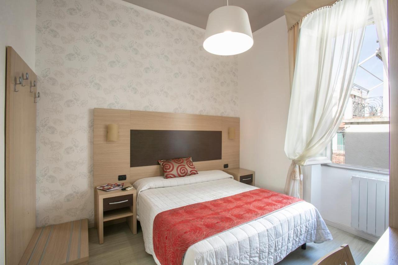 Hotel Playa Виареджо Екстериор снимка