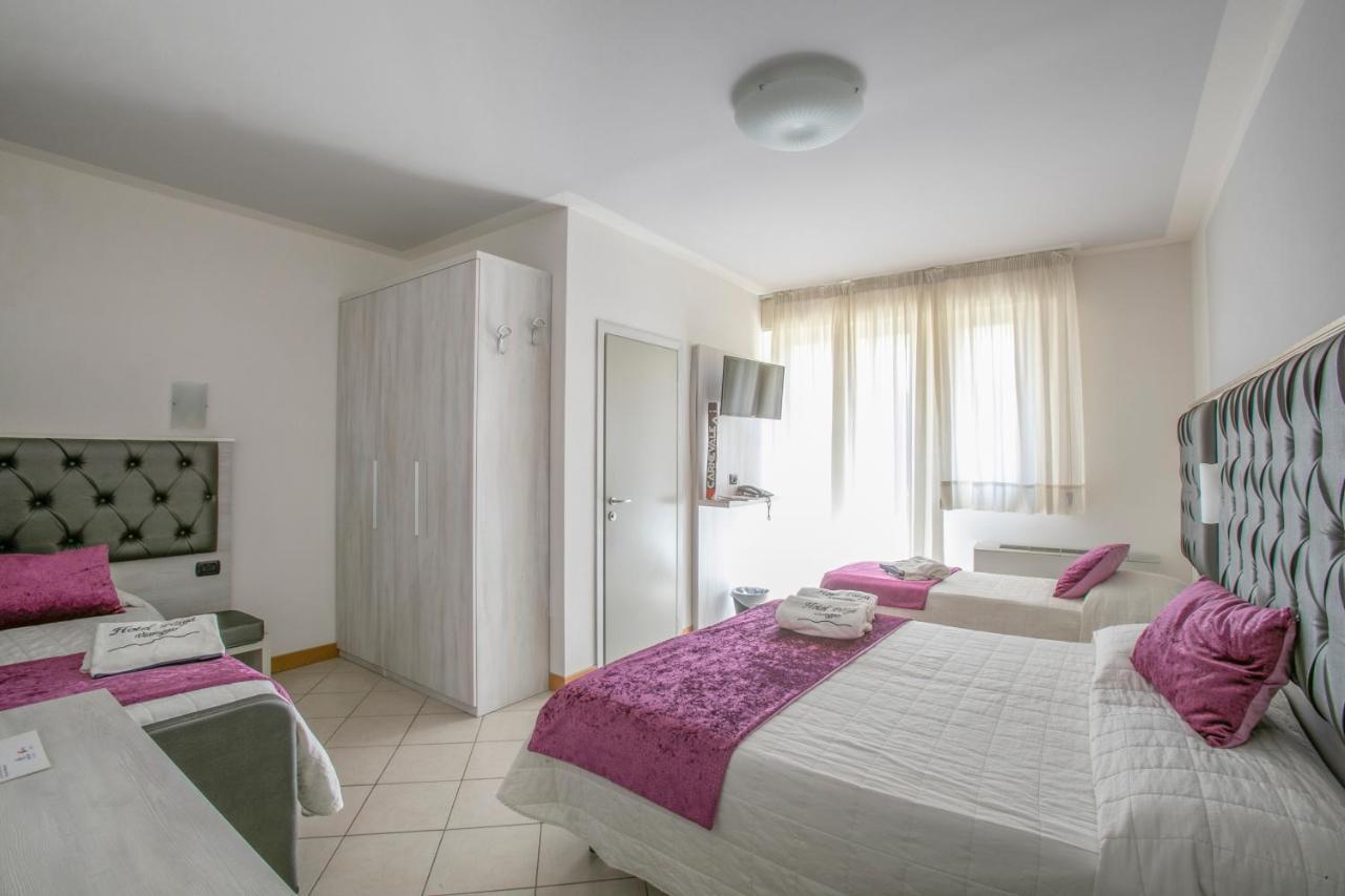 Hotel Playa Виареджо Екстериор снимка