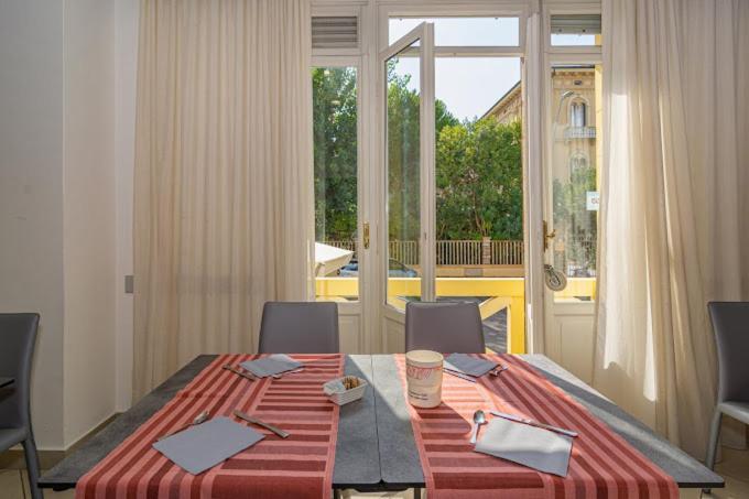 Hotel Playa Виареджо Екстериор снимка