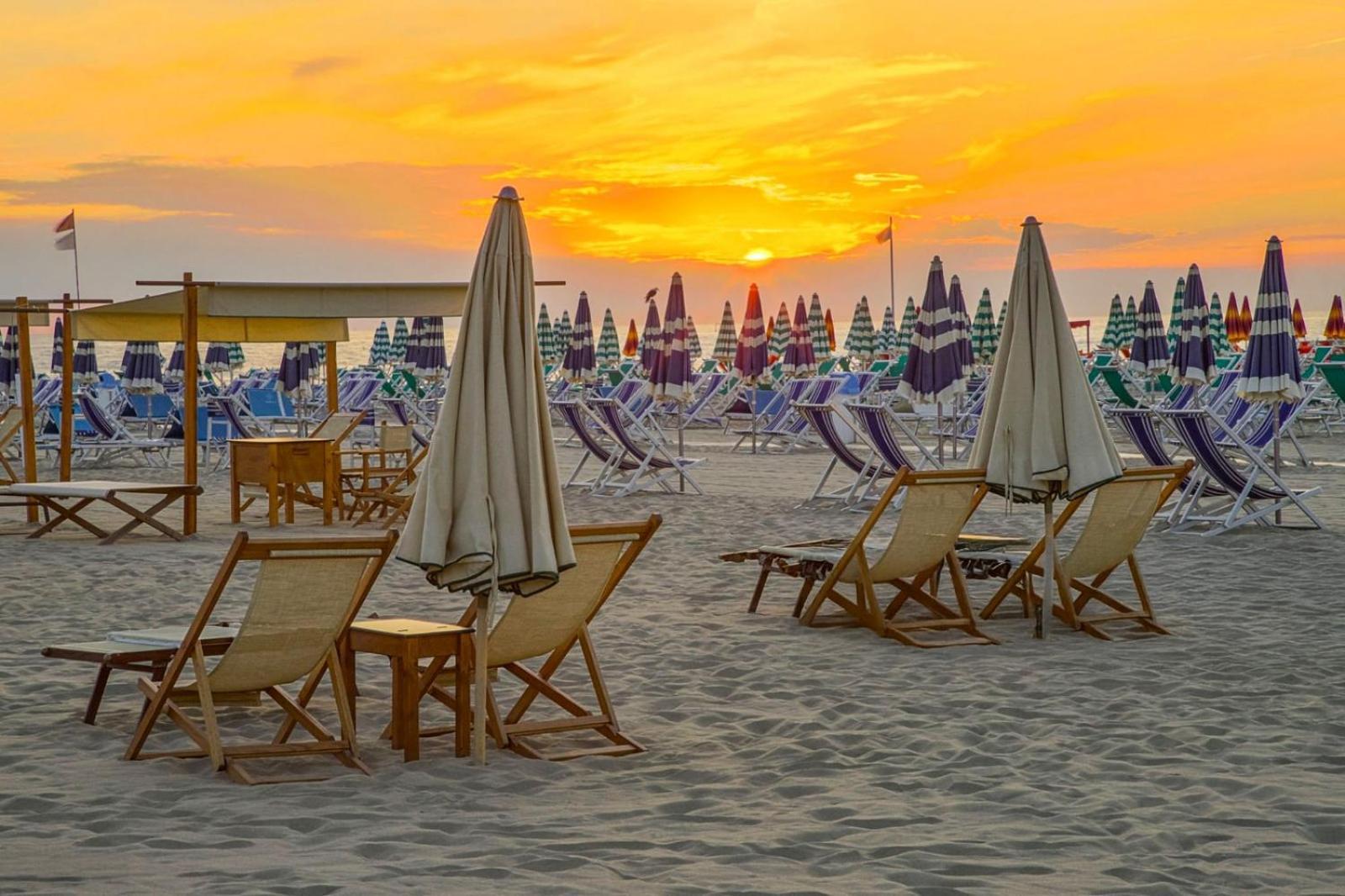 Hotel Playa Виареджо Екстериор снимка