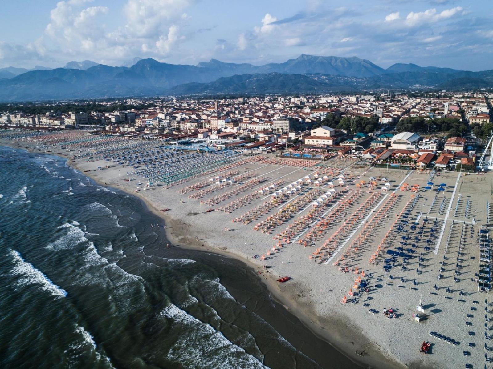 Hotel Playa Виареджо Екстериор снимка