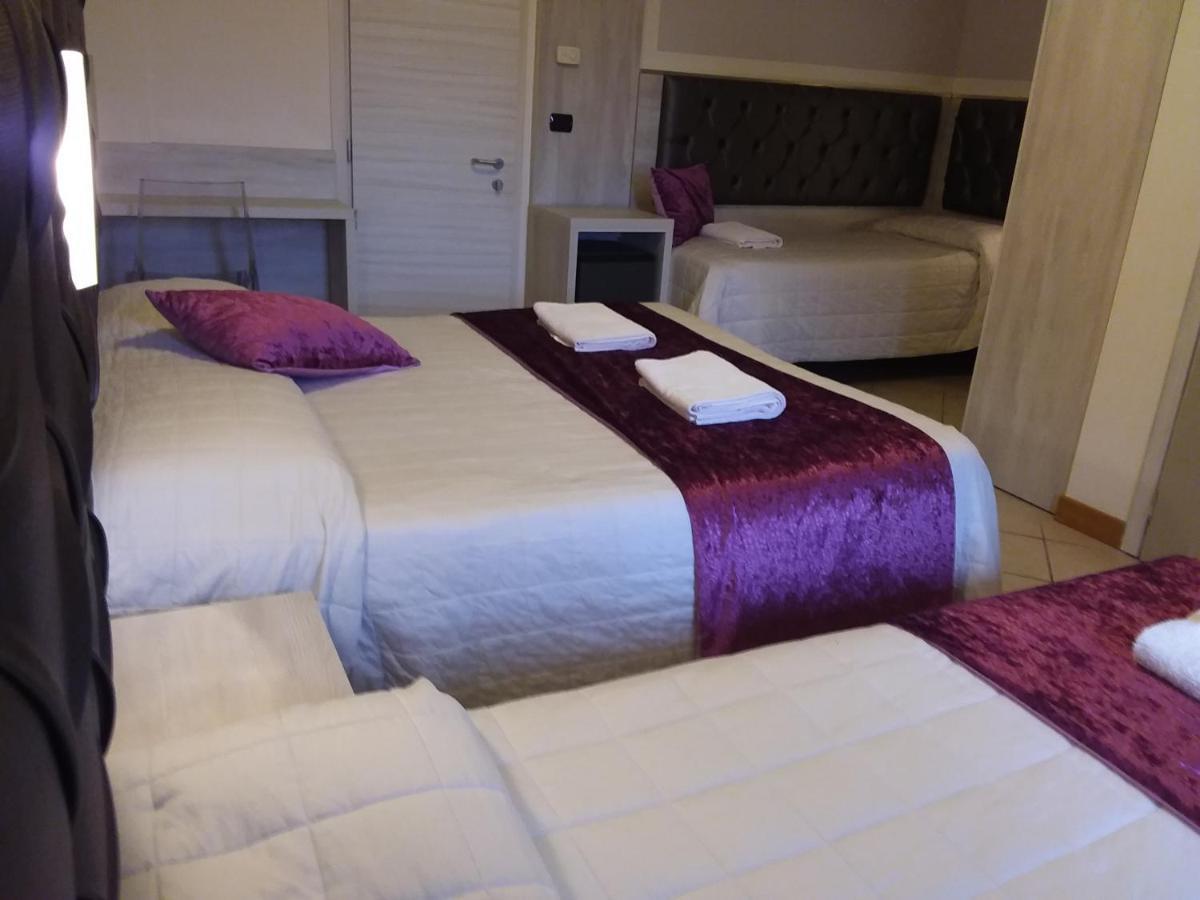 Hotel Playa Виареджо Екстериор снимка