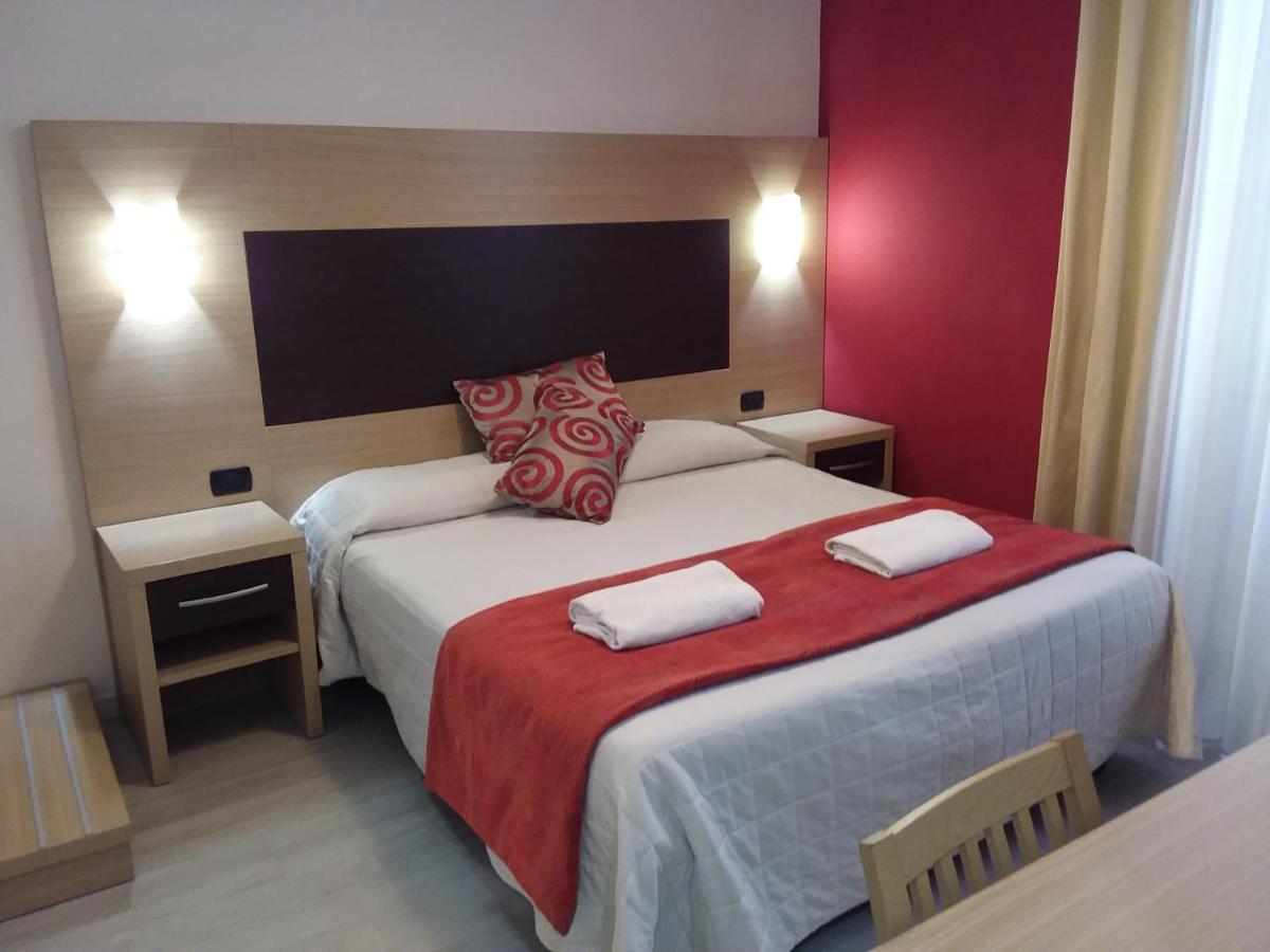 Hotel Playa Виареджо Екстериор снимка