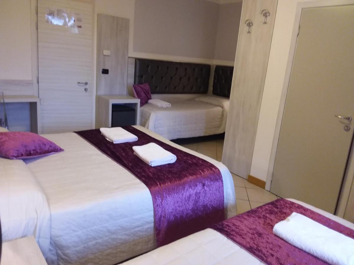 Hotel Playa Виареджо Екстериор снимка