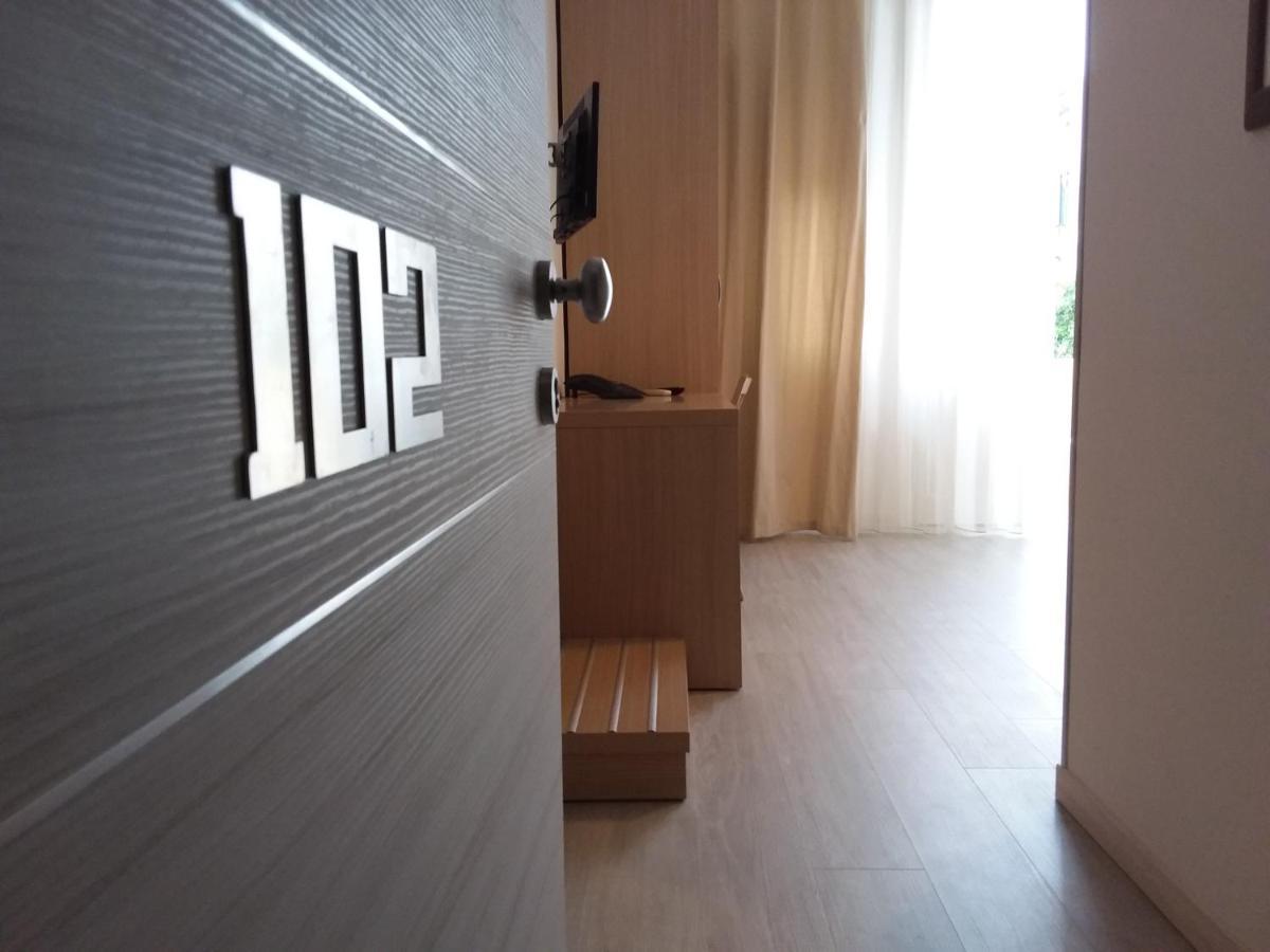 Hotel Playa Виареджо Екстериор снимка
