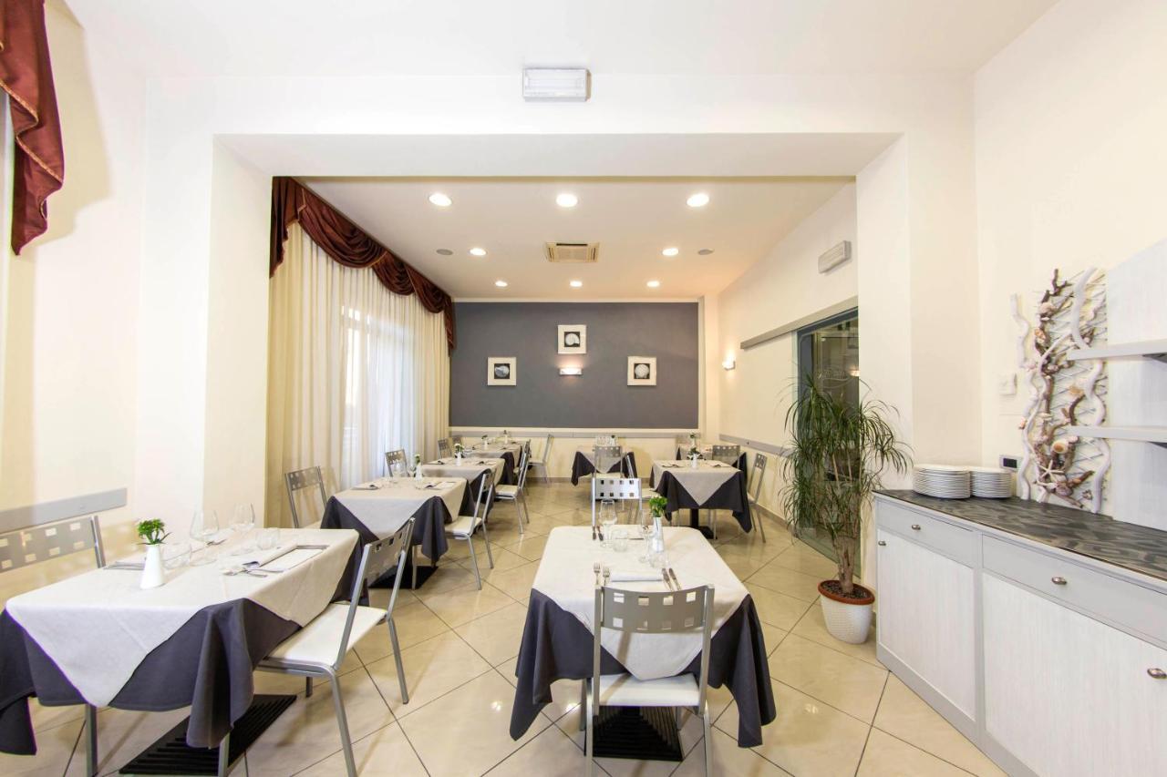 Hotel Playa Виареджо Екстериор снимка